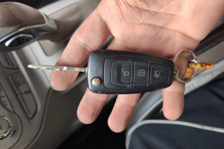 Used Ford Focus 2012 Hatchback 1.6L Automatic Fashion Edition Vehicle Key