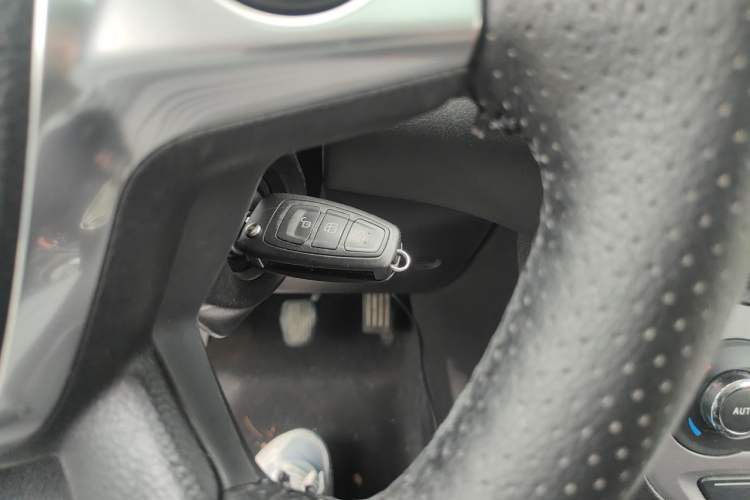 Used Ford Focus 2012 Hatchback 1.6L Manual Fashion Edition Vehicle Key