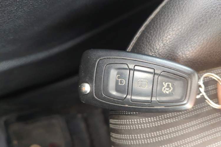 Used Ford Focus 2012 Hatchback 1.6L Automatic Fashion Edition Vehicle Key