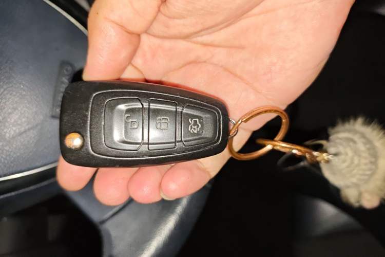 Used Ford Focus 2012 Hatchback 1.6L Automatic Fashion Edition Vehicle Key