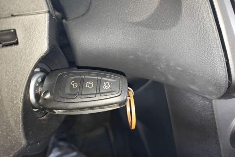 Used Ford Focus 2012 Hatchback 1.6L Automatic Fashion Edition Vehicle Key