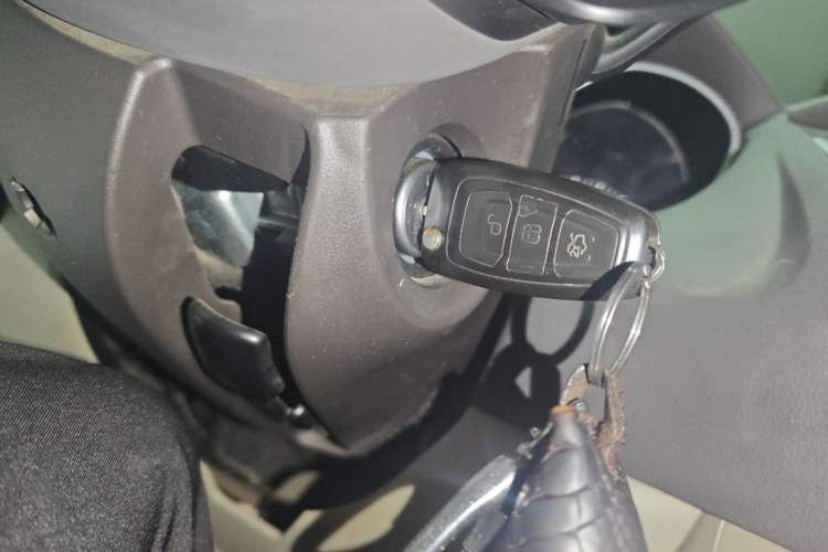 Used Ford Focus 2012 Sedan 1.6L Automatic Fashion Edition Vehicle Key