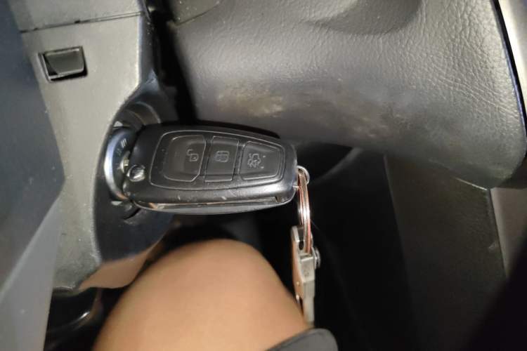 Used Ford Focus 2012 Sedan 1.6L Manual Fashion Edition Vehicle Key