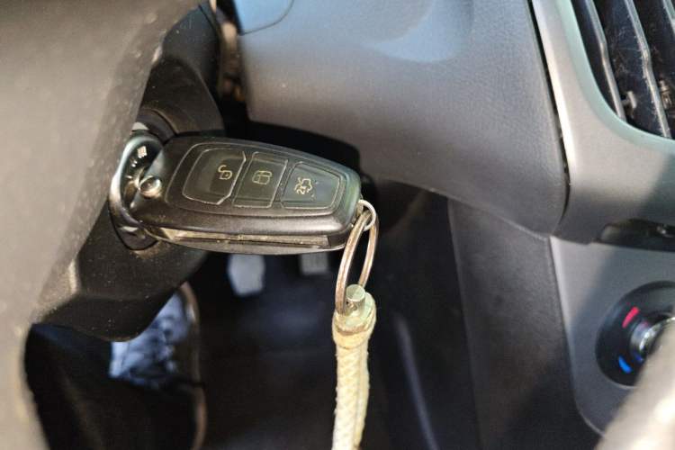 Used Ford Focus 2012 Hatchback 1.6L Manual Fashion Edition Vehicle Key