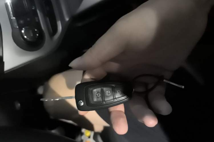 Used Ford Focus 2012 Sedan 1.6L Automatic Fashion Edition Vehicle Key