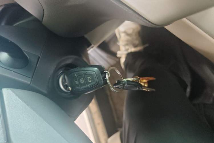Used Ford Focus 2012 Sedan 1.6L Automatic Fashion Edition Vehicle Key