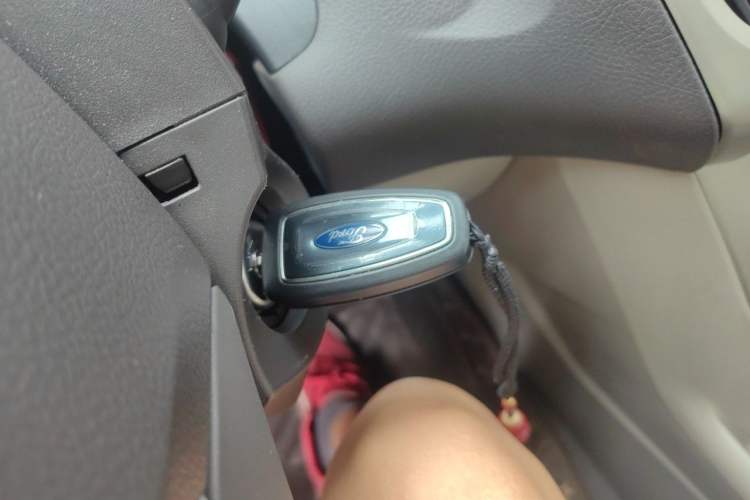 Used Ford Focus 2012 Sedan 1.6L Automatic Fashion Edition Vehicle Key
