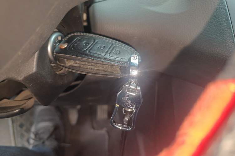 Used Ford Focus 2012 Sedan 1.6L Automatic Fashion Edition Vehicle Key