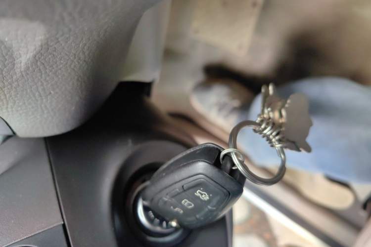 Used Ford Focus 2012 Hatchback 1.6L Automatic Fashion Edition Vehicle Key