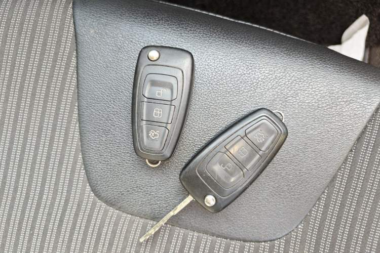 Used Ford Focus 2012 Hatchback 1.6L Automatic Fashion Edition Vehicle Key