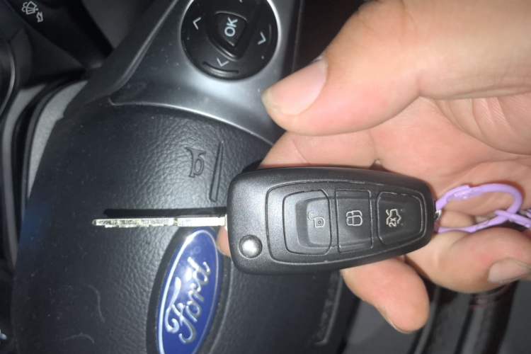Used Ford Focus 2012 Sedan 1.6L Automatic Fashion Edition Vehicle Key