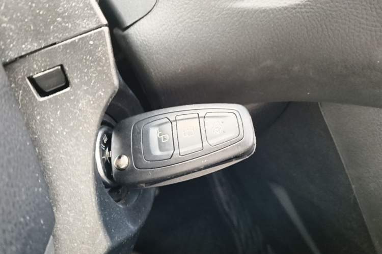 Used Ford Focus 2012 Hatchback 1.6L Automatic Fashion Edition Vehicle Key