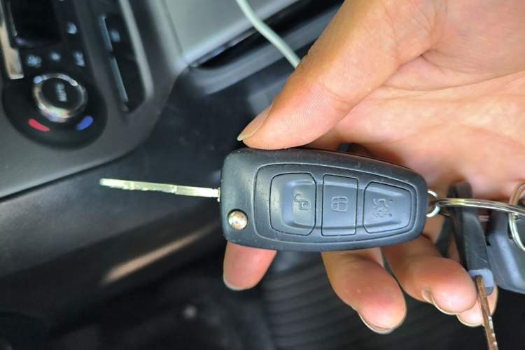Used Ford Focus 2012 Sedan 1.6L Automatic Fashion Edition Vehicle Key