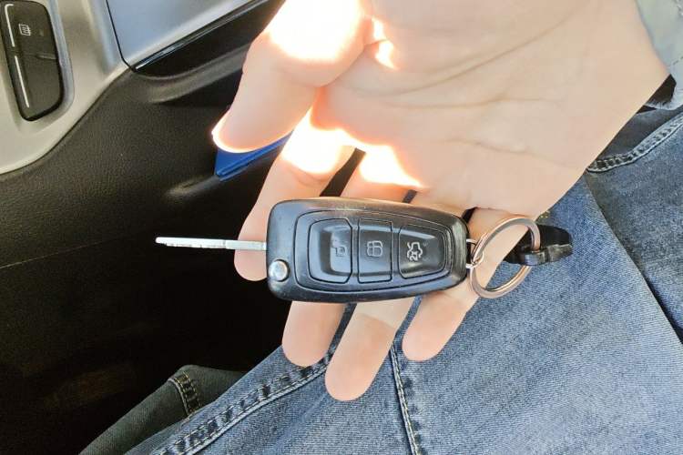 Used Ford Focus 2012 Hatchback 1.6L Automatic Fashion Edition Vehicle Key