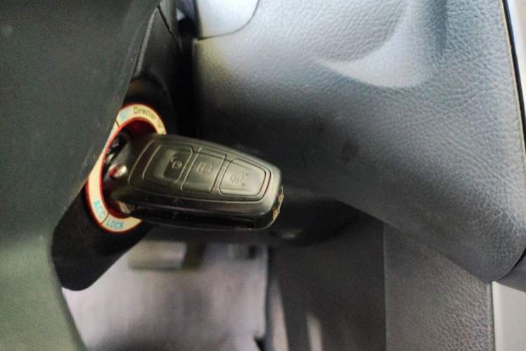 Used Ford Focus 2012 Hatchback 1.6L Automatic Fashion Edition Vehicle Key