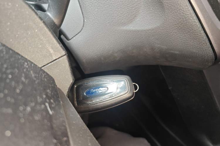 Used Ford Focus 2012 Sedan 1.6L Automatic Fashion Edition Vehicle Key