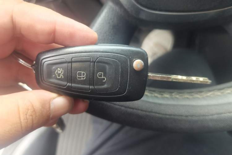 Used Ford Focus 2012 Sedan 1.6L Automatic Fashion Edition Vehicle Key