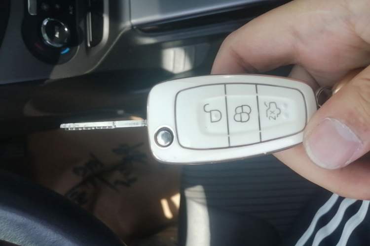 Used Ford Focus 2012 Hatchback 1.6L Automatic Fashion Edition Vehicle Key