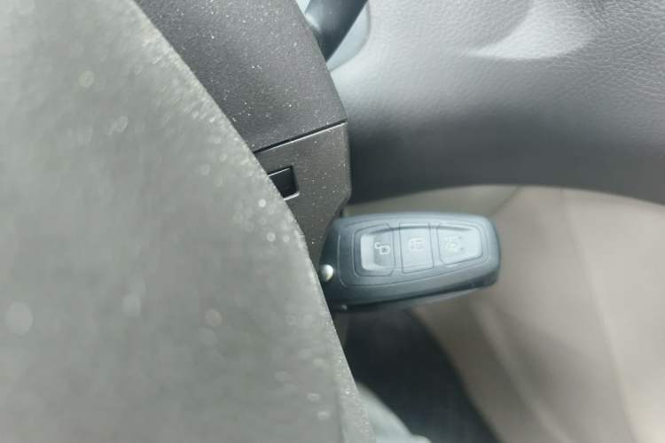Used Ford Focus 2012 Sedan 1.6L Automatic Fashion Edition Vehicle Key