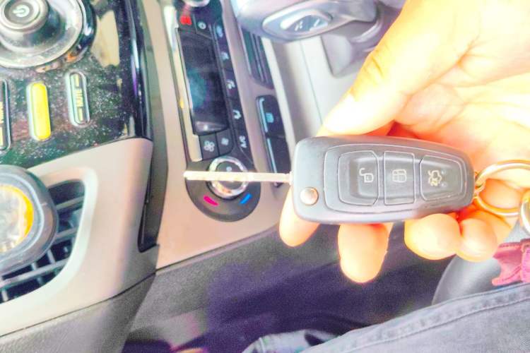 Used Ford Focus 2012 Hatchback 1.6L Automatic Fashion Edition Vehicle Key