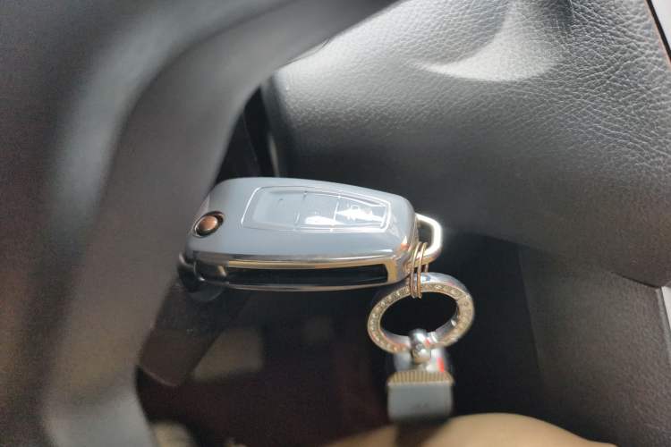 Used Ford Focus 2012 Hatchback 1.6L Automatic Fashion Edition Vehicle Key