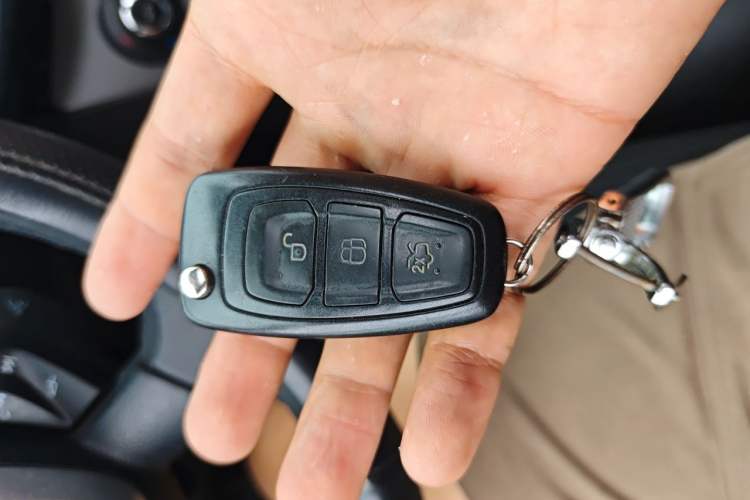 Used Ford Focus 2012 Sedan 1.6L Manual Fashion Edition Vehicle Key