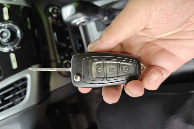 Used Ford Focus 2012 Sedan 1.6L Automatic Fashion Edition Vehicle Key