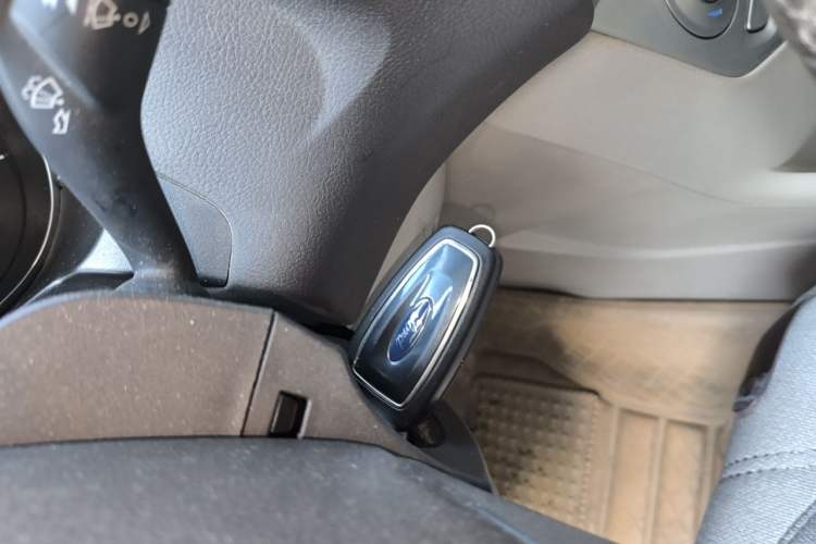 Used Ford Focus 2012 Sedan 1.6L Manual Fashion Edition Vehicle Key