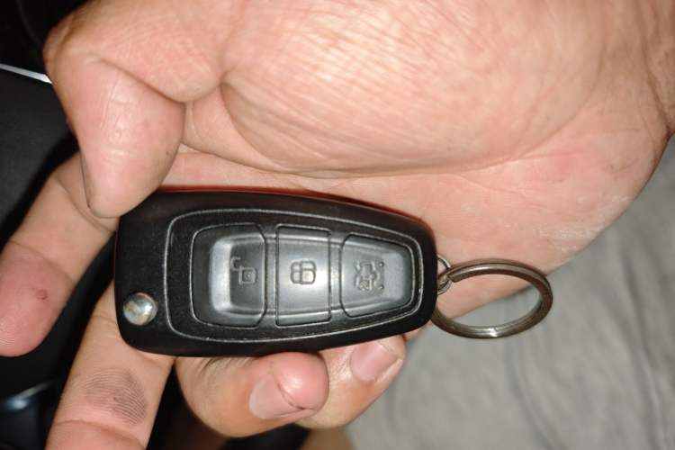 Used Ford Focus 2012 Sedan 1.6L Manual Fashion Edition Vehicle Key