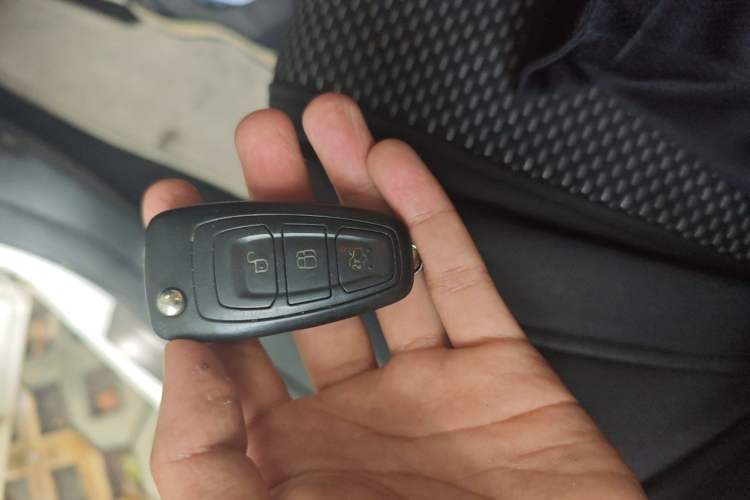 Used Ford Focus 2012 Hatchback 1.6L Manual Comfort Model Vehicle Key