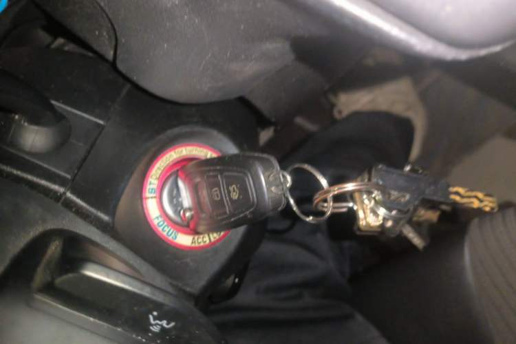 Used Ford Focus 2012 Hatchback 1.6L Automatic Fashion Edition Vehicle Key