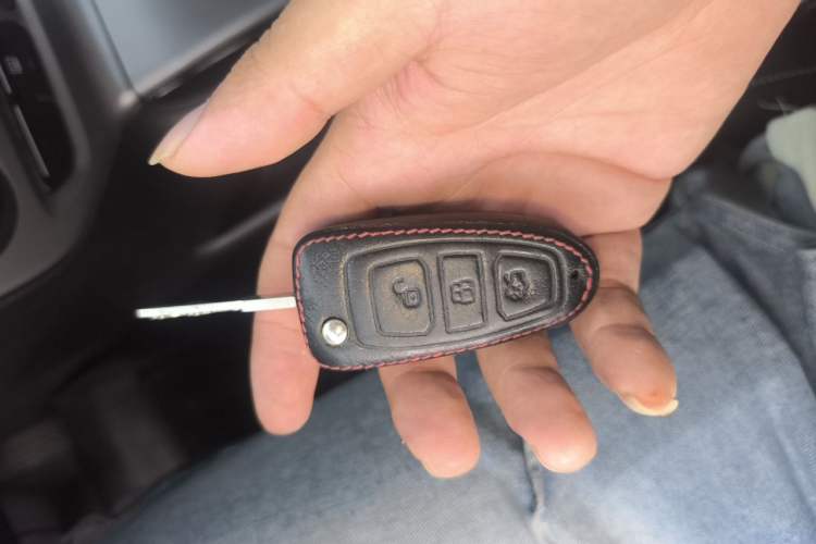 Used Ford Focus 2012 Sedan 1.6L Automatic Fashion Edition Vehicle Key