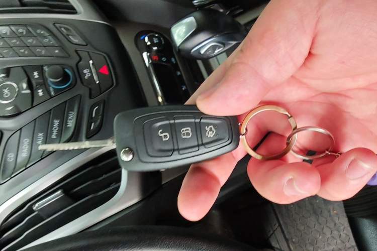 Used Ford Focus 2012 Hatchback 1.6L Automatic Fashion Edition Vehicle Key