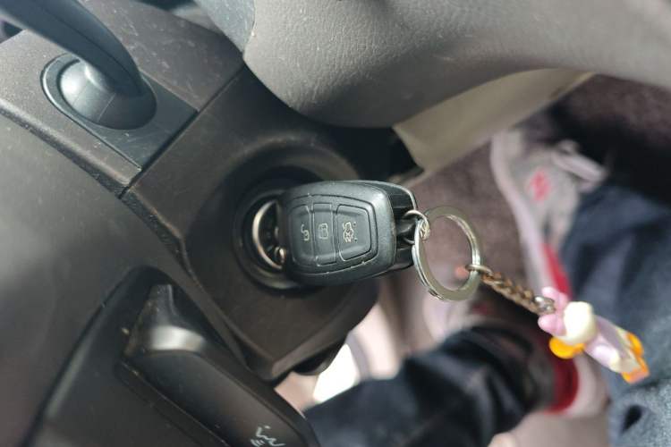 Used Ford Focus 2012 Hatchback 1.6L Automatic Fashion Edition Vehicle Key