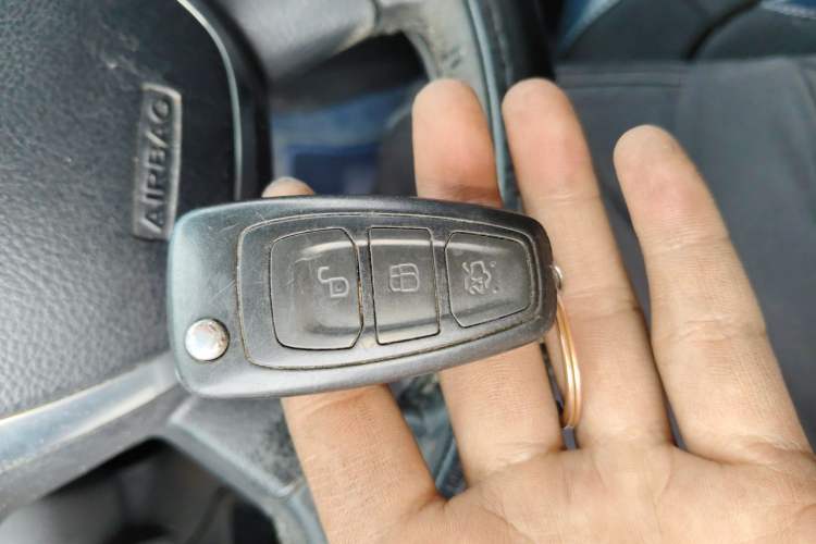 Used Ford Focus 2012 Sedan 1.6L Automatic Fashion Edition Vehicle Key