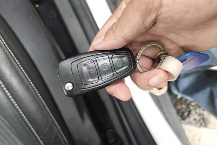 Used Ford Focus 2012 Hatchback 1.6L Manual Fashion Edition Vehicle Key