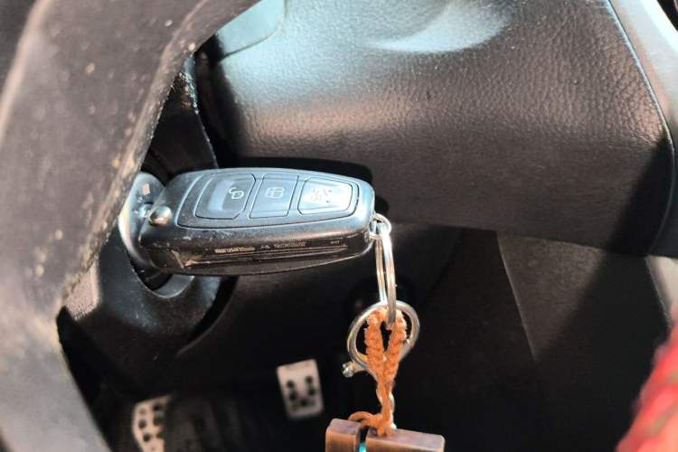 Used Ford Focus 2012 Hatchback 1.6L Automatic Fashion Edition Vehicle Key