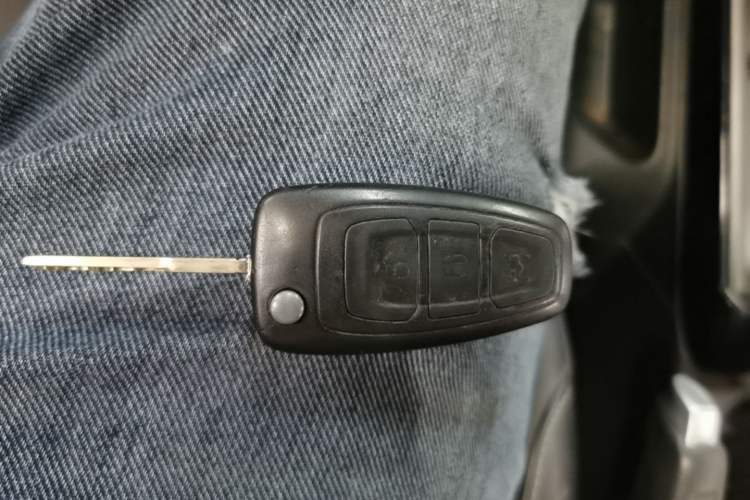 Used Ford Focus 2012 Sedan 1.6L Automatic Fashion Edition Vehicle Key