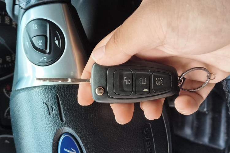 Used Ford Focus 2012 Sedan 1.6L Automatic Fashion Edition Vehicle Key