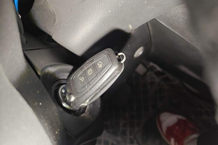Used Ford Focus 2012 Hatchback 1.6L Automatic Fashion Edition Vehicle Key