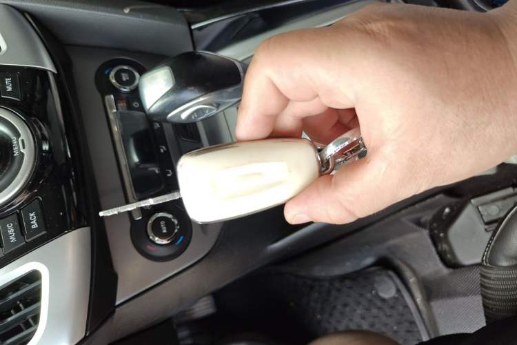 Used Ford Focus 2012 Hatchback 1.6L Automatic Fashion Edition Vehicle Key