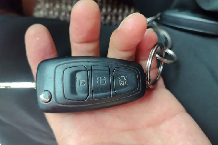 Used Ford Focus 2012 Hatchback 1.6L Automatic Fashion Edition Vehicle Key