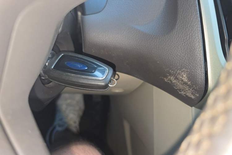 Used Ford Focus 2012 Hatchback 1.6L Automatic Fashion Edition Vehicle Key