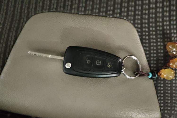 Used Ford Focus 2012 Hatchback 1.6L Automatic Fashion Edition Vehicle Key