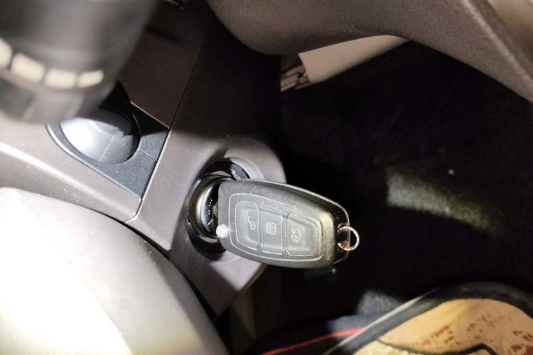 Used Ford Focus 2012 Sedan 1.6L Automatic Fashion Edition Vehicle Key