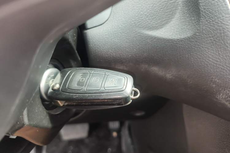 Used Ford Focus 2012 Hatchback 1.6L Automatic Fashion Edition Vehicle Key