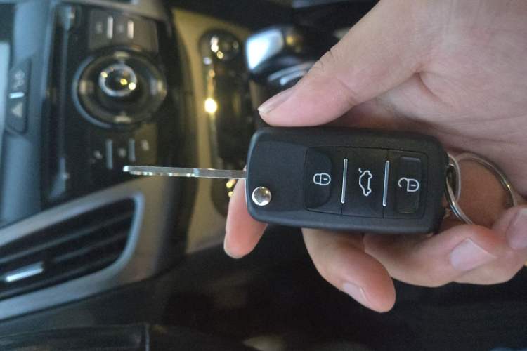 Used Ford Focus 2012 Hatchback 1.6L Automatic Fashion Edition Vehicle Key