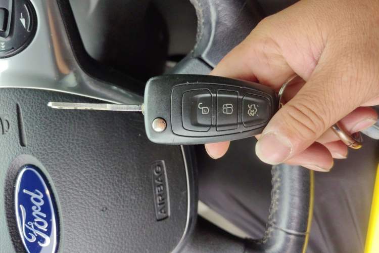 Used Ford Focus 2012 Hatchback 1.6L Automatic Fashion Edition Vehicle Key