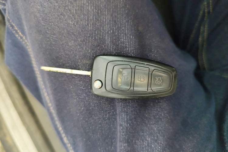 Used Ford Focus 2012 Hatchback 1.6L Automatic Fashion Edition Vehicle Key