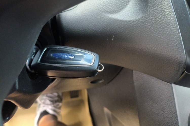 Used Ford Focus 2012 Hatchback 1.6L Automatic Fashion Edition Vehicle Key
